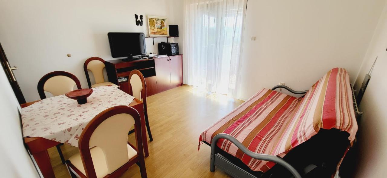 Apartments Italo By El-Pi Tours Njivice Exteriér fotografie